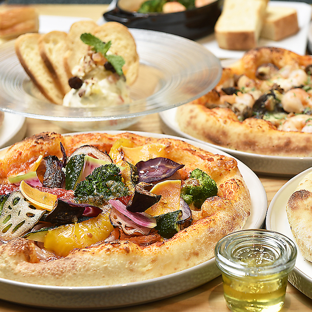 アヒージョやピザなど本格イタリアンを取り揃えております！お腹いっぱいお召し上がりくださいませ◎