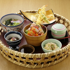 ミニ海鮮ちらし丼かご盛り膳