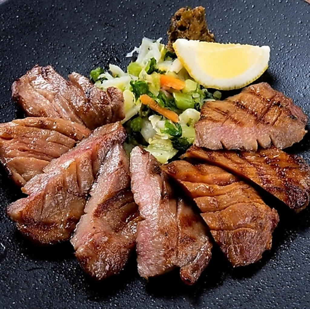 希少部位！かなえや名物「大トロ牛タンの炭火焼」