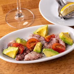 彩り豊かな前菜で始まる贅沢時間