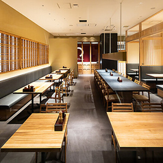 大規模なご宴会や特別なイベントには、店舗の貸切をご相談ください。30名様以上のご利用で、貸切を承っております！周りを気にすることなく、大切な方々とのひとときを心ゆくまで満喫いただけます。内観全体を使った広々とした空間で、思い出に残る一日をお過ごしください。