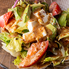 アボカドと豆腐の金胡麻サラダ