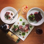 オーナー自ら選んだ種類豊富なワインと、自慢のお料理とのマリアージュをお楽しみくださいませ♪