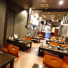 お座敷は足を延ばしてゆったりとご宴会を楽しめる掘りごたつ席になっております。ご宴会やデート等にも◎ごゆっくりお寛ぎください♪