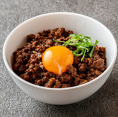 ピリ辛肉みそ丼