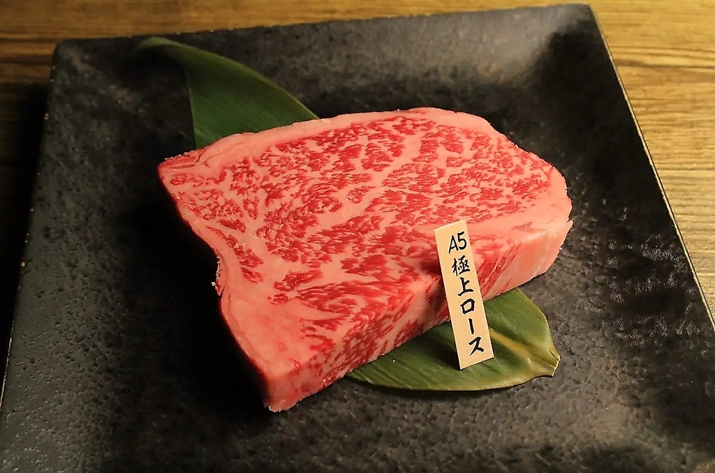 A5ランクのオリーブ牛をお手頃価格でのご提供を実現！各部位上質なお肉をご提供いたします！！