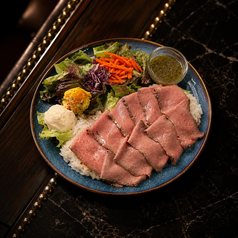赤身肉のローストビーフプレート