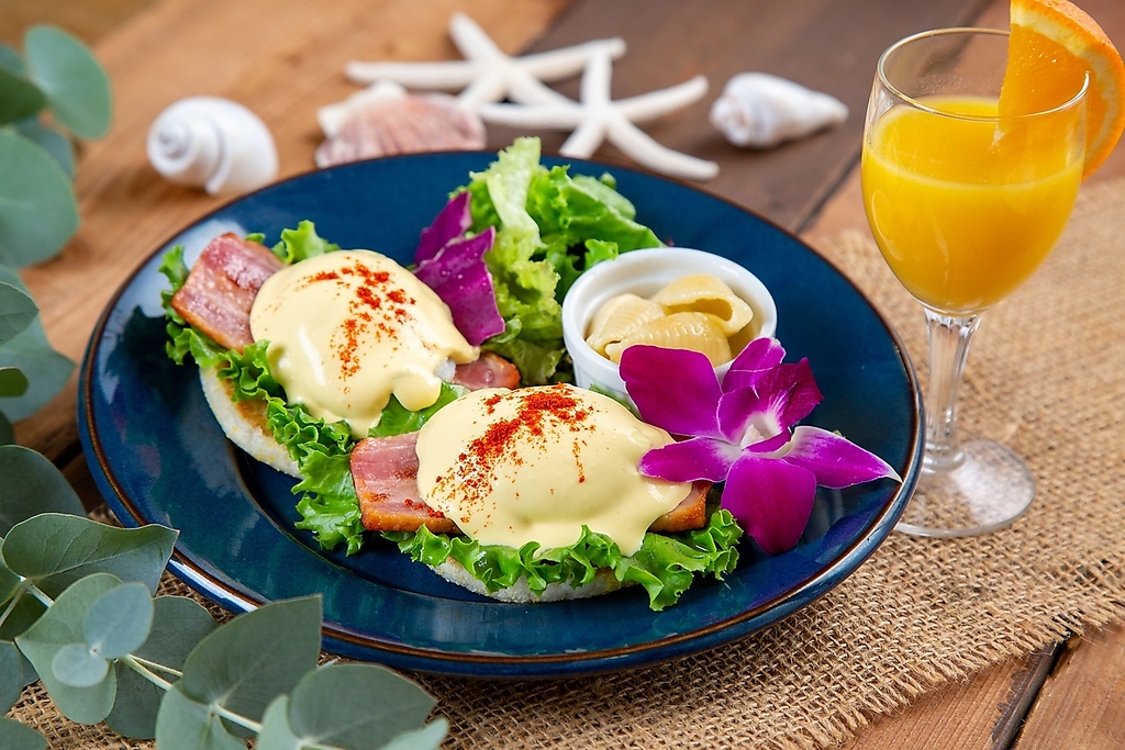 ベーコンエッグベネディクト