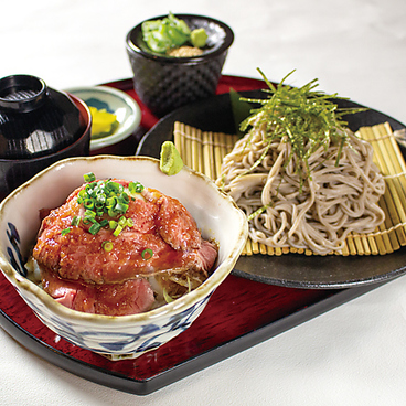 昼は定食 夜は酒場 大衆食堂みなみのおすすめ料理1