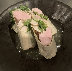 鴨ささみと新ごぼうの冷製湯葉包み