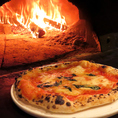 窯で焼き上げたピザはもちろん、窯焼き料理も絶品なので、ぜひご堪能下さい。