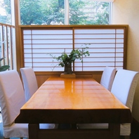 様々なシーンに対応する寛ぎの空間を提供しております