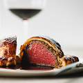 料理メニュー写真&nbsp;牛フィレ肉のウェリントン風 ソースペリグー