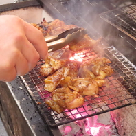 【炭火で仕上げる炙鳥の自慢一品♪】