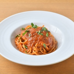 にんにくとトマトソースの生パスタ