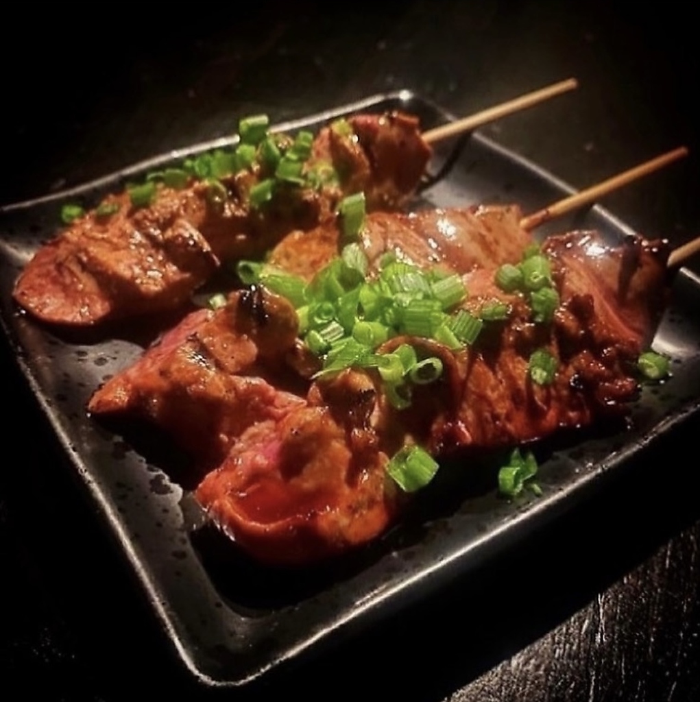 朝びき地鶏の白レバー！フォアグラ並みにとろけます！