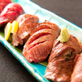 料理メニュー写真 肉寿司盛り合わせ10貫