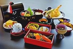 都膳 ( 二段弁当 )