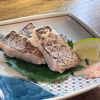 旬の味覚を贅沢に。八つの心尽くしの料理と一杯。