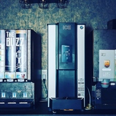 シーシャの香りとともに、自由に楽しめるドリンクバーをご用意しています。お好みの一杯を片手に、ゆったりとシーシャを味わえば、より深いリラックスタイムをお過ごしいただけます。気分に合わせて何度でもお楽しみください。