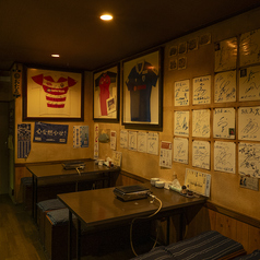 最大20名様まで収容可能な貸切プランは、会社のご宴会や地域のお集まり、打ち上げに最適です。店内を丸ごとプライベート空間として利用できるため、一体感のある盛り上がりが期待できます。