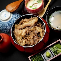 1品で3通りの食べ方が楽しめる「ひつまぶし」