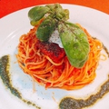 料理メニュー写真 バジルとリコッタチーズのトマトソーススパゲティーニ