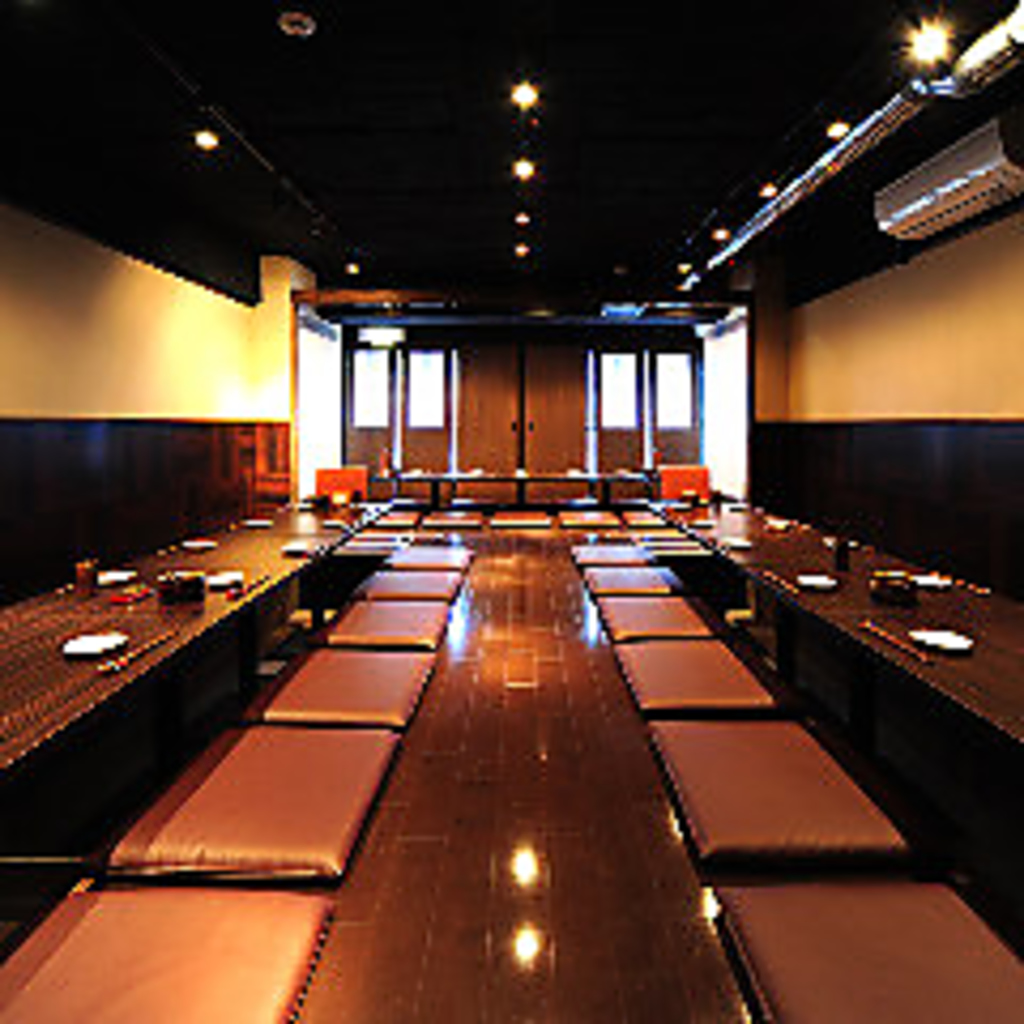 掘りごたつの個室、8～40名までOK！（8、10、25、30名、46名個室有り)