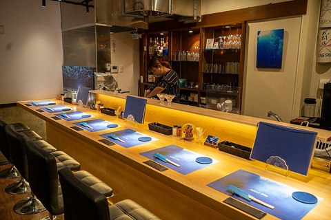 国籍に囚われず、 &nbsp;お酒に合うお料理を楽しんで頂く、創作料理のお店です。