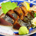 料理メニュー写真&nbsp;【名物】売切れ御免！燻し　かつおの塩タタキ
