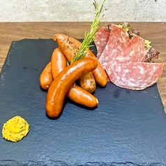 ソーセージ盛り合わせ