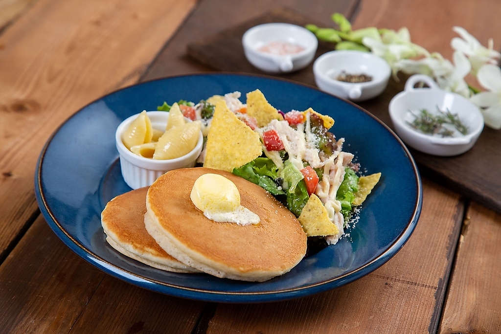 シーザーチキンパンケーキ 