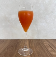 キール　ロワイヤル（シャンパン・カシス）