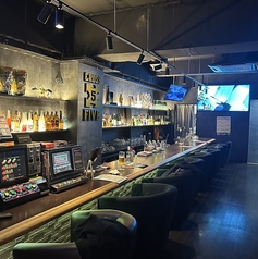 お一人様のご利用にも最適なカウンター席を、全9卓ご用意しております。常連様にも人気のお席で、しっぽりとおくつろぎいただけるお席です。サク飯・サク飲みも大歓迎です！