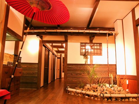 京町家の情緒溢れる雰囲気と華やかな料理でおもてなし…♪品数豊富なコースは大満足★