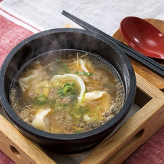 鉄鍋小籠餃子海老スープ
