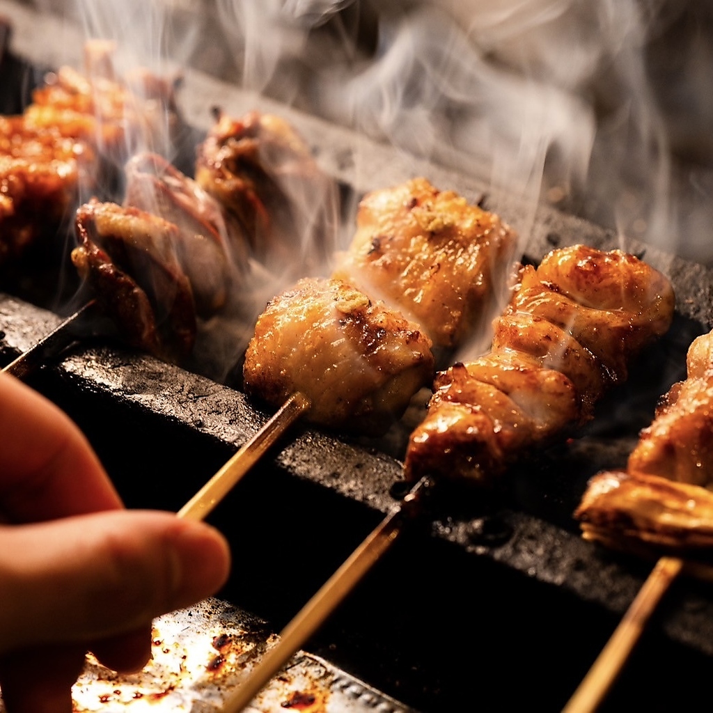 紀州備長炭で一本一本丁寧に焼き上げる自慢の焼き鳥の数々!!