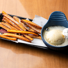 さつまいものハニーフライ　バニラアイス添え