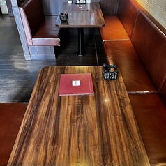 1名様から8名様までお座りいただけます。