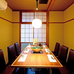 【2階】カジュアルな接待に重宝するテーブル席完全個室（～6名様）.