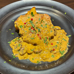 鶏もも肉とマッシュルームのフリカッセ