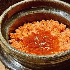 季節の食材を使用した土鍋ごはん