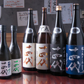 【オーナー厳選】全国各地から厳選した日本酒を豊富に取り揃え、日本酒好きにはたまらないラインナップ。希少銘柄もご用意しているので、飲み比べで愉しむのもおすすめです！ぜひ好みの一杯を見つけてください。