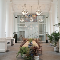 歴史的建造物をリノベーションした非日常の空間で♪