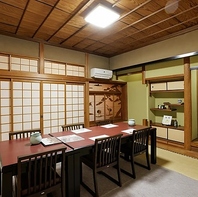 部屋ごとに趣きが異なる、大小さまざまな個室席