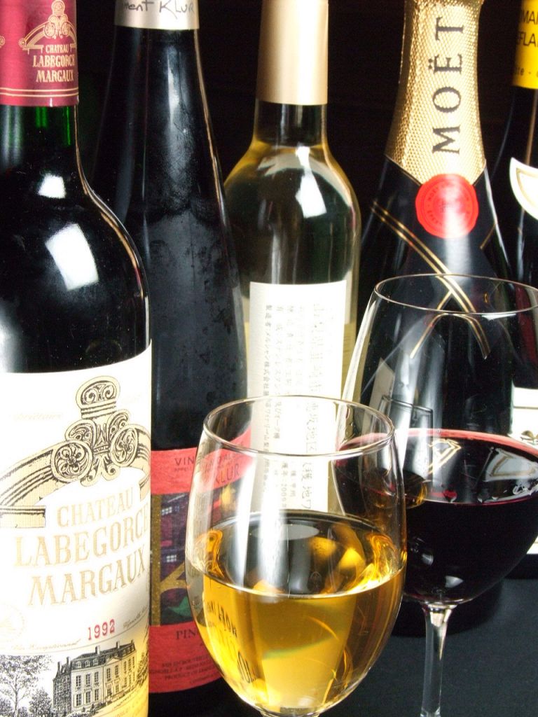 ワインも常備100種類以上★カクテルやその他ドリンクも豊富にご用意しております…