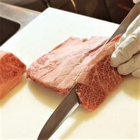 一番美味しい状態の部位を厳選しお店でカットしてご提供