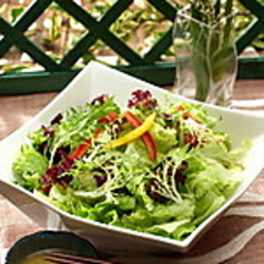 海の幸入りサラダ上海風ドレッシング