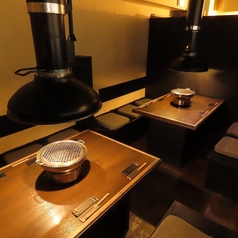 6～8名様ご利用いただける掘りごたつ席は、足を伸ばしてゆったりとお寛ぎ頂けます。ご家族やご友人とのお食事会や会社宴会など、様々なシーンでご活用ください。お子様連れのお客様もご安心してご利用頂けますので、ご家族でのご来店も大歓迎です！