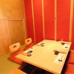 【掘りごたつ個室　4名様席×1】楽な姿勢で快適にご利用いただける掘りごたつタイプの個室席です。突発的な飲み会などには、やっぱり掘りごたつ個室が人気です♪